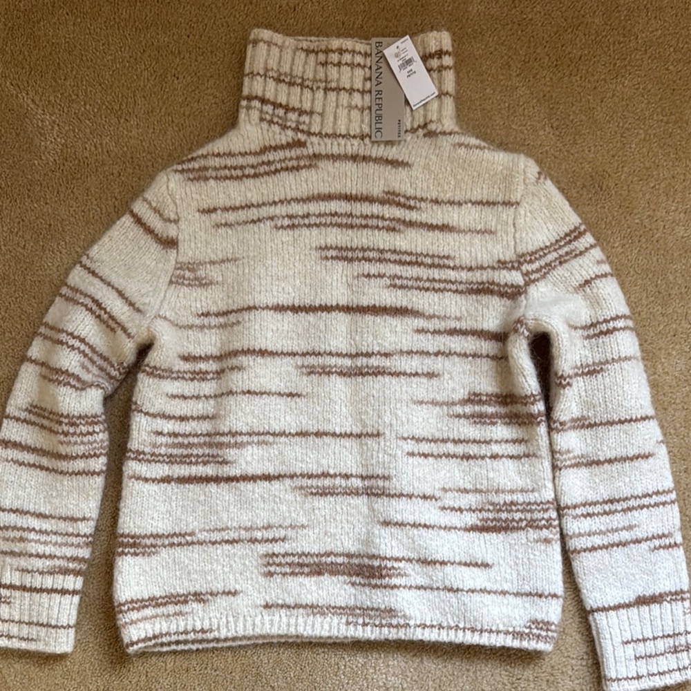 Banana Republic Cream and Brown Turtleneck Wool Sweater
